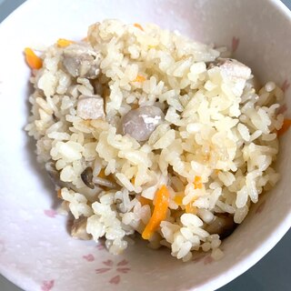 ＊おでんの素で鶏肉としめじの炊き込みご飯＊